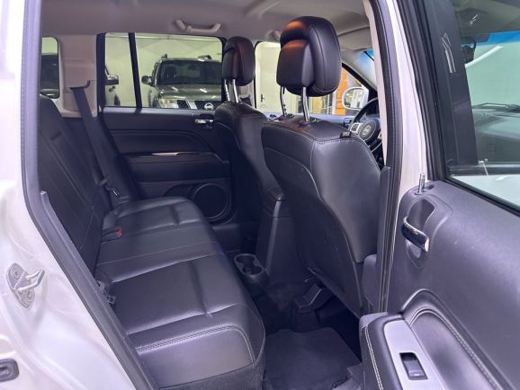 Jeep Compass, 2.4 л, АТ, 2013 фото 2