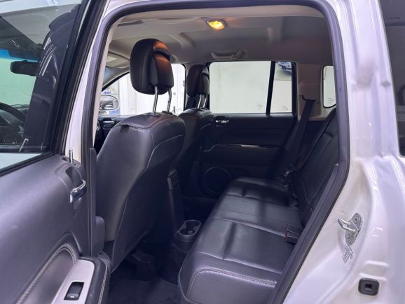 Jeep Compass, 2.4 л, АТ, 2013 фото 1