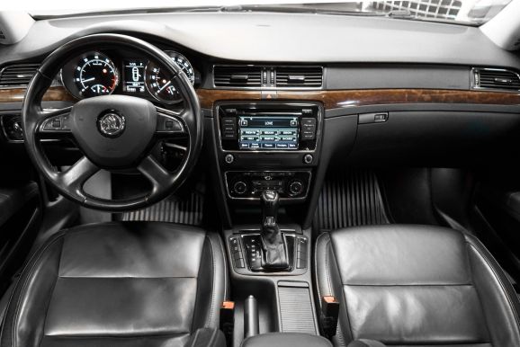 Skoda Superb, 1.8 л, Робот, 2013 фото 11