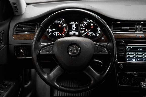 Skoda Superb, 1.8 л, Робот, 2013 фото 13