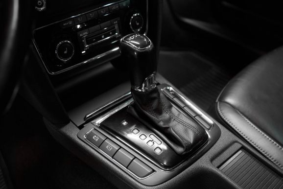 Skoda Superb, 1.8 л, Робот, 2013 фото 15