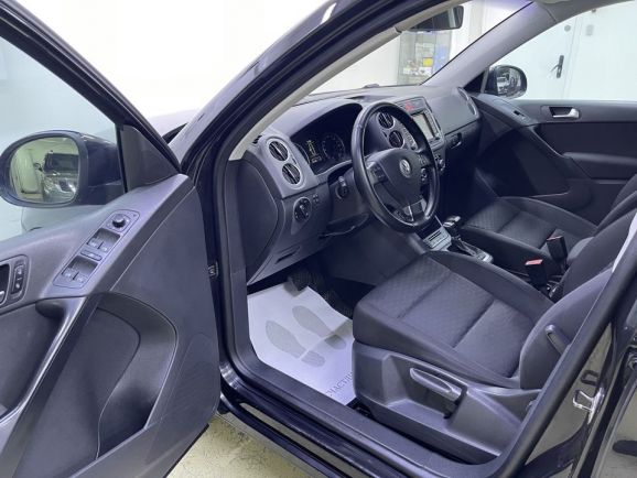 Volkswagen Tiguan, 2.0 л, АТ, 2010 фото 9