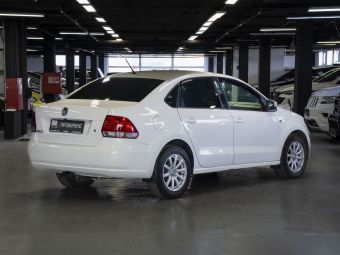 Volkswagen Polo, 1.6 л, МКПП, 2013 фото 6