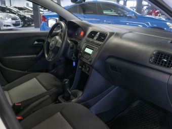 Volkswagen Polo, 1.6 л, МКПП, 2013 фото 2