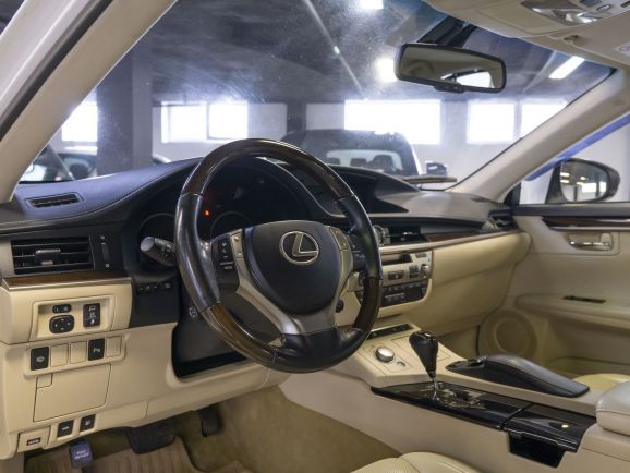 Lexus ES Premium +hatch, 2.5 л, АТ, 2014 фото 10