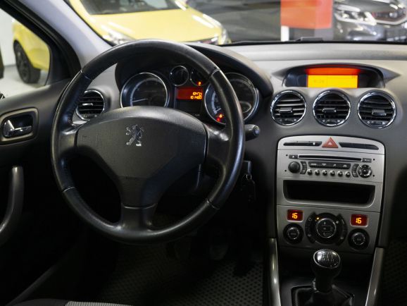 Peugeot 308, 1.6 л, МТ, 2010 фото 12