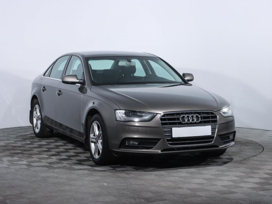 Audi A4, 1.8 л, Вариатор, 2011 фото 5