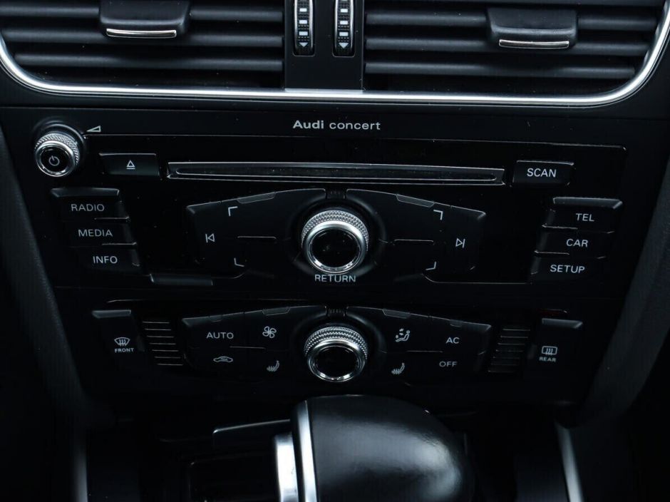 Audi A4, 1.8 л, Вариатор, 2011 фото 13