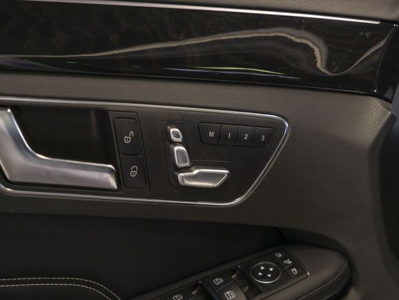 Mercedes-Benz E-Класс E300 4MATIC Особая серия, 3.5 л, АТ, 2015 фото 11