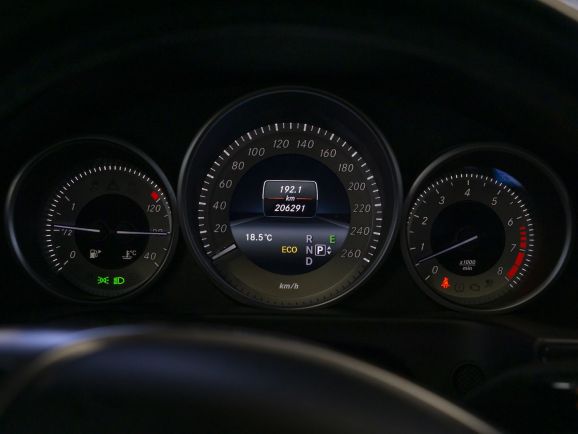 Mercedes-Benz E-Класс E300 4MATIC Особая серия, 3.5 л, АТ, 2015 фото 16