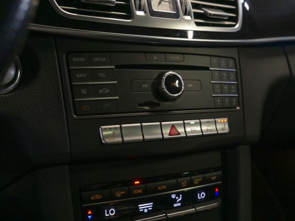 Mercedes-Benz E-Класс E300 4MATIC Особая серия, 3.5 л, АТ, 2015 фото 18