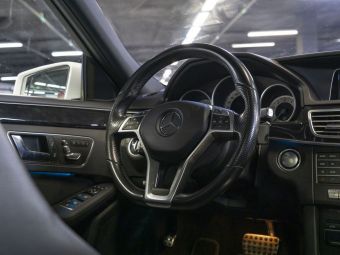 Mercedes-Benz E-Класс E300 4MATIC Особая серия, 3.5 л, АКПП, 2015 фото 19