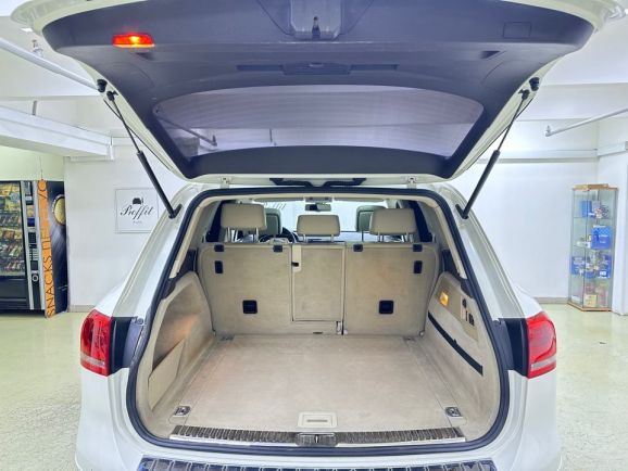 Volkswagen Touareg, 3.0 л, АТ, 2010 фото 9