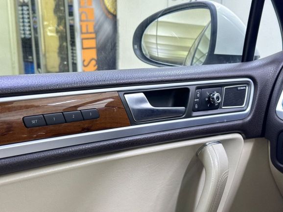 Volkswagen Touareg, 3.0 л, АТ, 2010 фото 10