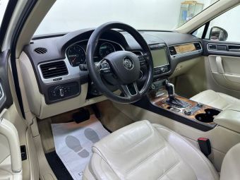 Volkswagen Touareg, 3.0 л, АКПП, 2010 фото 11