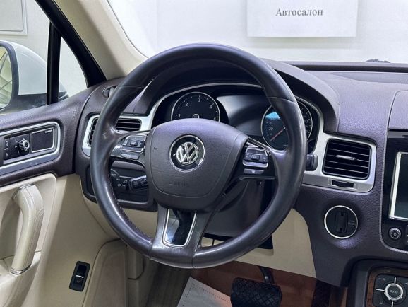 Volkswagen Touareg, 3.0 л, АТ, 2010 фото 16