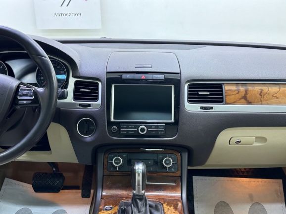 Volkswagen Touareg, 3.0 л, АТ, 2010 фото 22