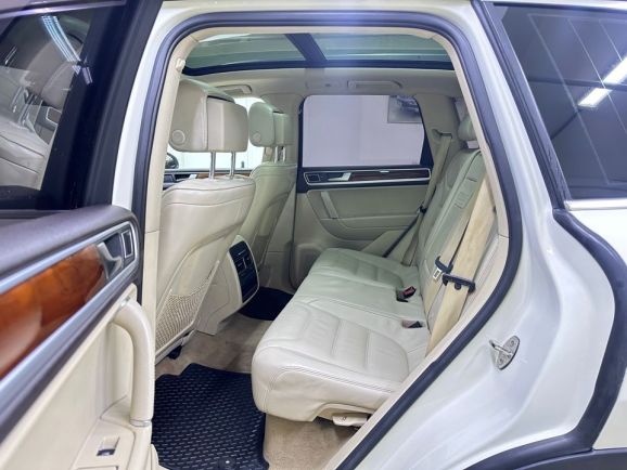 Volkswagen Touareg, 3.0 л, АТ, 2010 фото 30