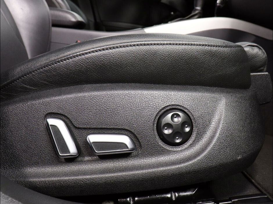 Audi A4, 1.8 л, Вариатор, 2011 фото 2