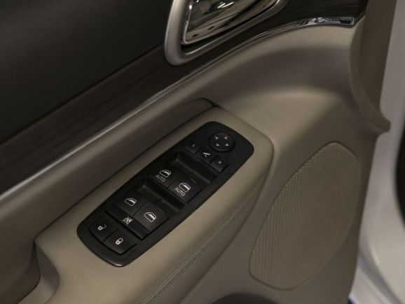 Jeep Grand Cherokee Overland, 3.0 л, АТ, 2013 фото 22