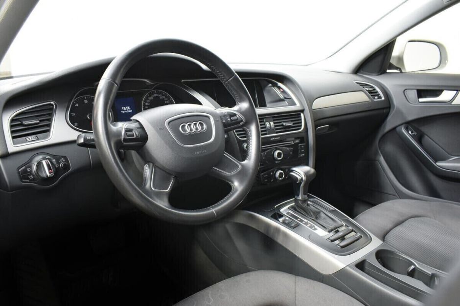 Audi A4, 1.8 л, Вариатор, 2013 фото 12