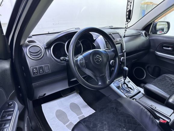 Suzuki Grand Vitara, 2.4 л, АТ, 2011 фото 8