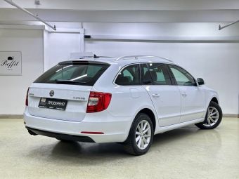 Skoda Superb, 2.0 л, РКПП, 2014 фото 5