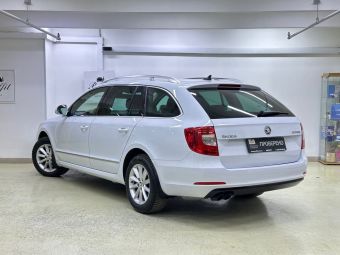 Skoda Superb, 2.0 л, РКПП, 2014 фото 7