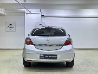 Opel Astra, 1.8 л, АКПП, 2010 фото 7