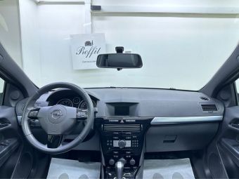 Opel Astra, 1.8 л, АКПП, 2010 фото 16