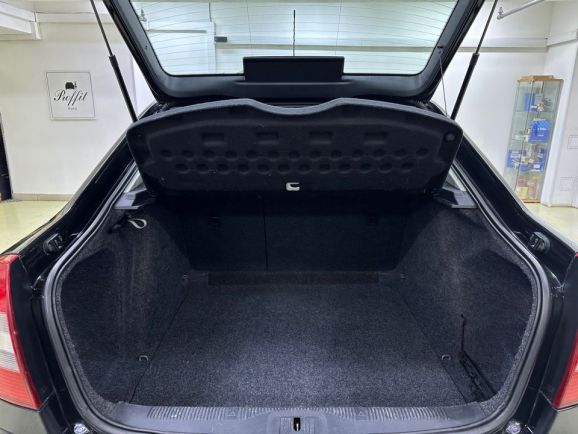 Skoda Octavia Ambition, 1.6 л, АТ, 2012 фото 1