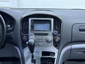 Hyundai Grand Starex, 2.5 л, АКПП, 2011 фото 12