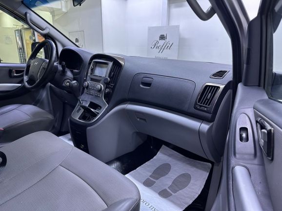 Hyundai Grand Starex, 2.5 л, АТ, 2011 фото 15