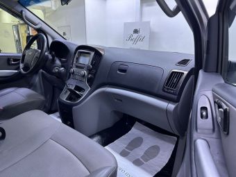 Hyundai Grand Starex, 2.5 л, АКПП, 2011 фото 15