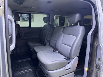 Hyundai Grand Starex, 2.5 л, АКПП, 2011 фото 2