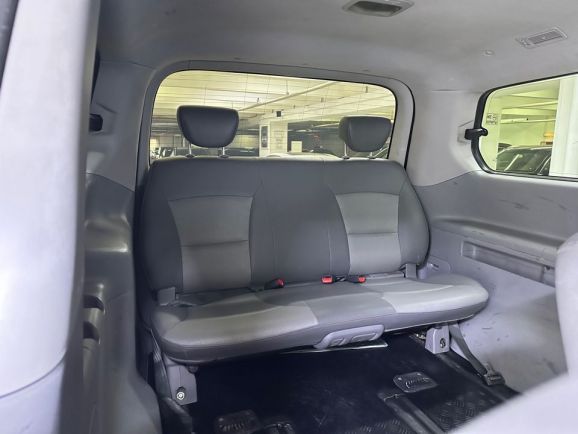 Hyundai Grand Starex, 2.5 л, АТ, 2011 фото 1