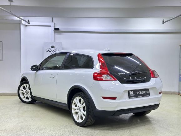 Volvo C30, 2.0 л, Робот, 2010 фото 6