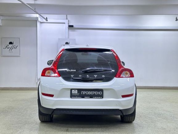 Volvo C30, 2.0 л, Робот, 2010 фото 7