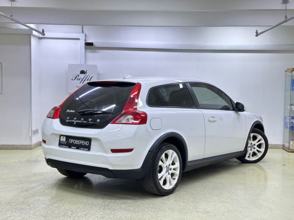 Volvo C30, 2.0 л, Робот, 2010 фото 8