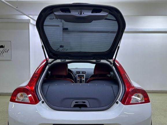 Volvo C30, 2.0 л, Робот, 2010 фото 9