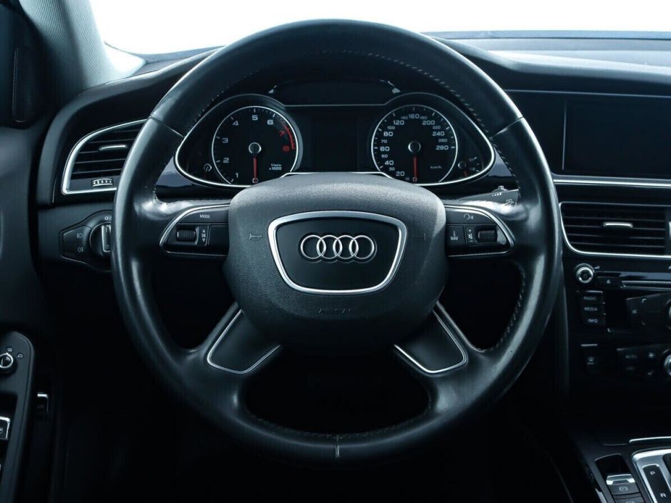 Audi A4, 1.8 л, Вариатор, 2014 фото 12