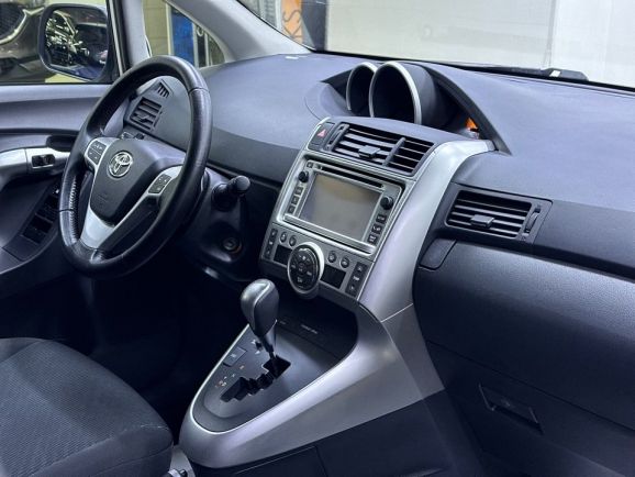 Toyota Verso, 1.8 л, Вариатор, 2012 фото 16