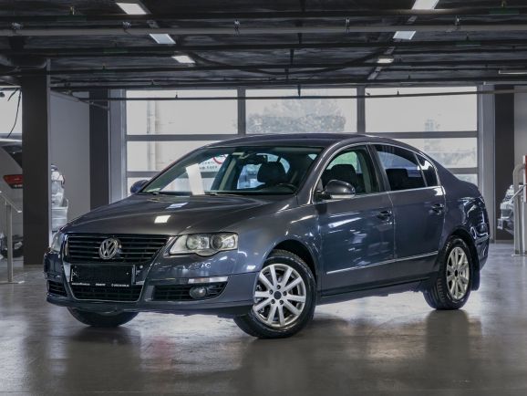 Volkswagen Passat Highline, 1.8 л, Робот, 2010 фото 3