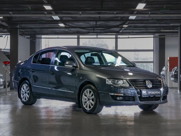 Volkswagen Passat Highline, 1.8 л, Робот, 2010 фото 5