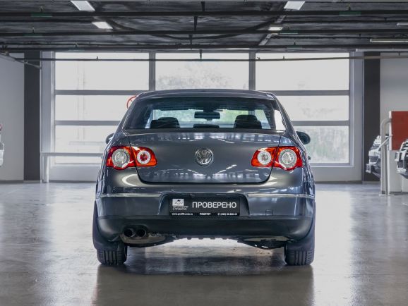 Volkswagen Passat Highline, 1.8 л, Робот, 2010 фото 7