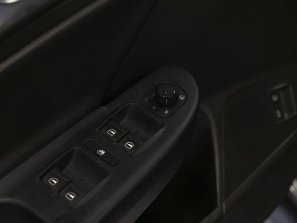 Volkswagen Passat Highline, 1.8 л, Робот, 2010 фото 10