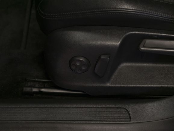 Volkswagen Passat Highline, 1.8 л, Робот, 2010 фото 11