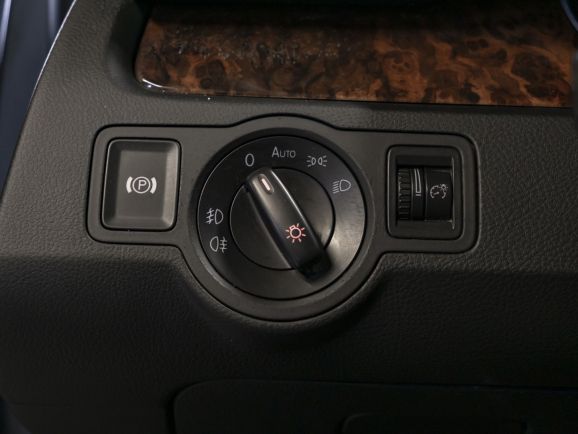 Volkswagen Passat Highline, 1.8 л, Робот, 2010 фото 12