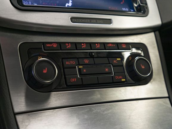 Volkswagen Passat Highline, 1.8 л, Робот, 2010 фото 14