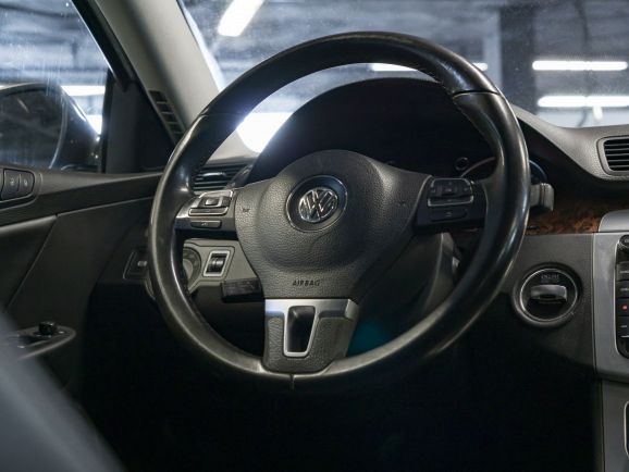 Volkswagen Passat Highline, 1.8 л, Робот, 2010 фото 19